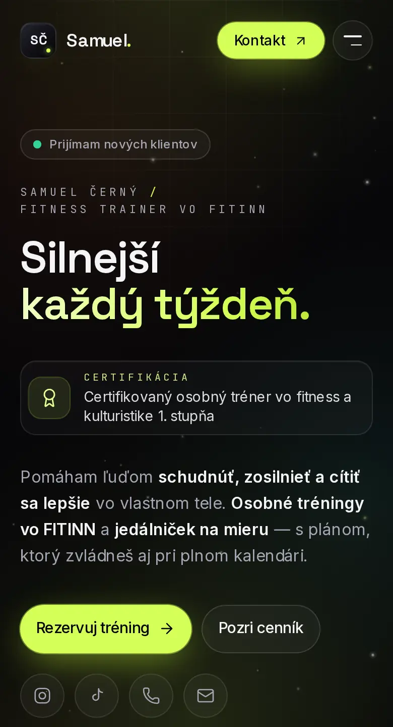 Úvodná sekcia webu Samuela Černého na mobile